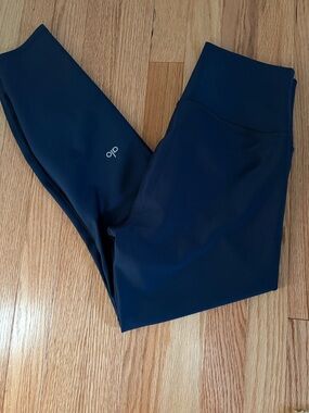 Alo airlift 7/8 size large worn once high Waist Navy Sculpting Active Leggings